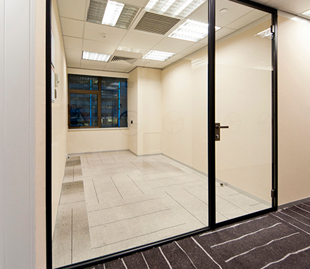 入門級的A系列單玻隔斷A-3